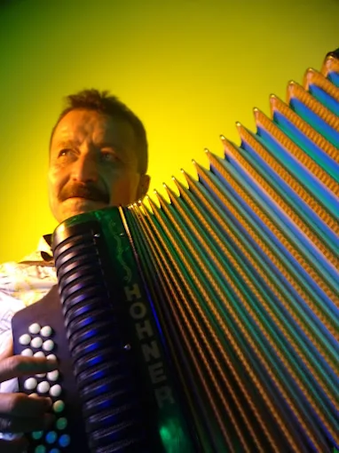 Estampa Vallenata en evento empresarial en Manizales - show en tarima